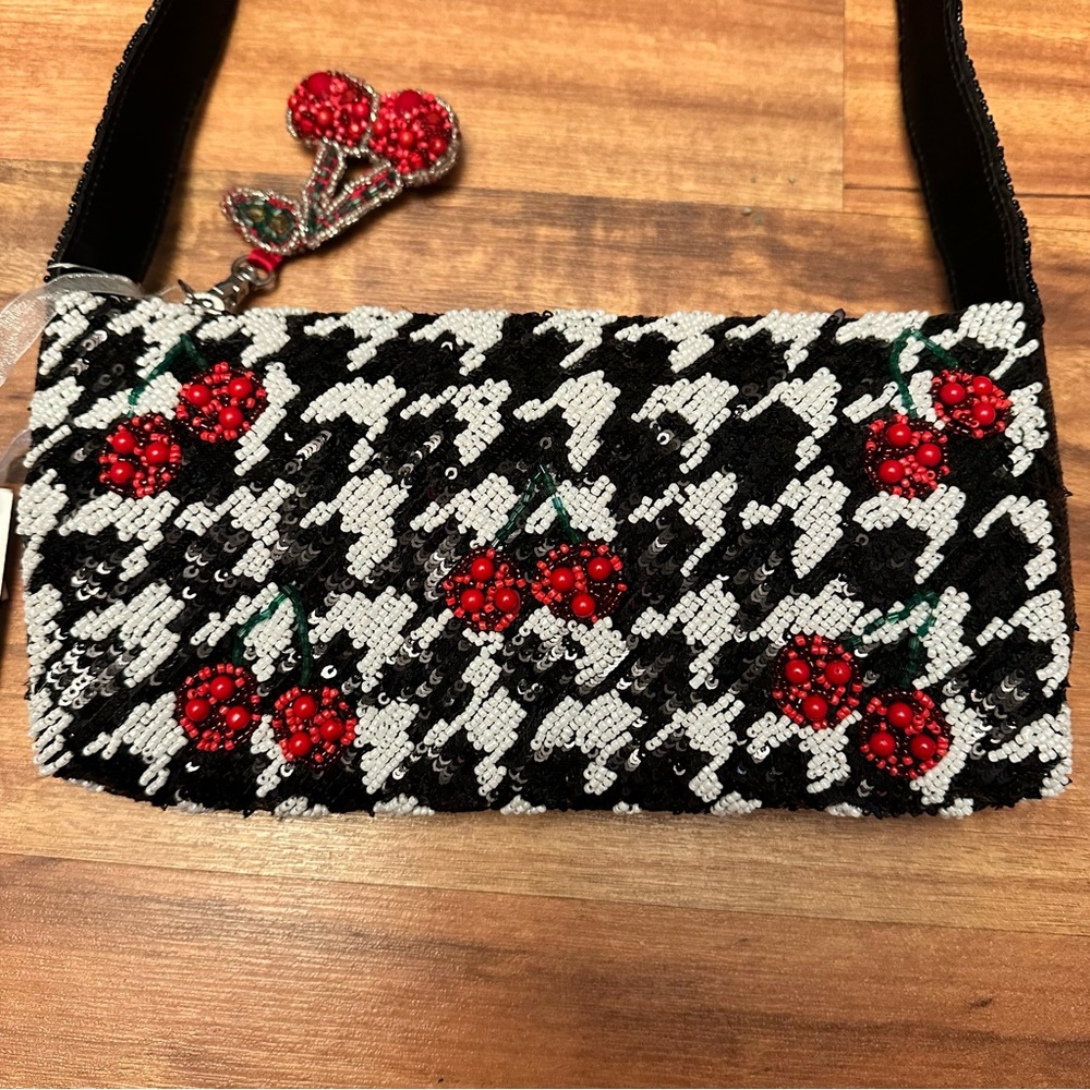 NWT Handmade in India Cherry Houndstooth Beaded Handbag - Picture 3 of 5